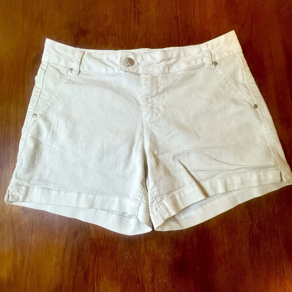 d.jeans New York White Stretch Denim Shorts Women’s Size 14 Mid Rise Cuffed Hem
